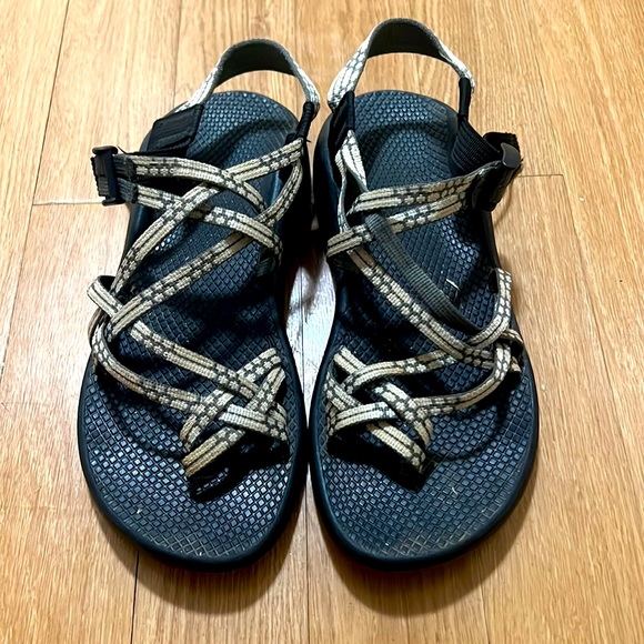 Women’s Chacos - Picture 1 of 3